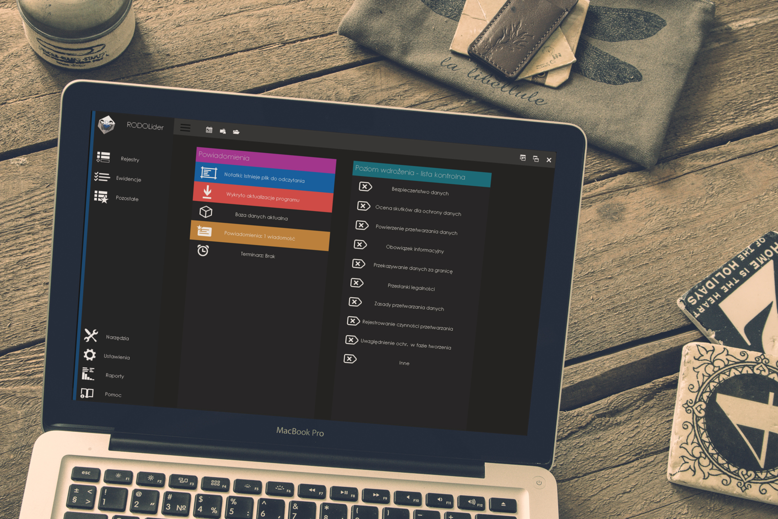 Interfejs programu RODOLider na laptopie